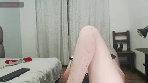 kittywhiteass online show from August 4, 2026, 12:03 am