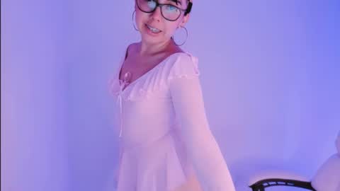 Snapshot of kiwi____ chatting on July 27, 2026, 2:29 am Little piece of fruit online show from July 27, 2026, 2:29 am