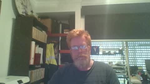 kiwi_boss61 online show from January 28, 2025, 4:18 am