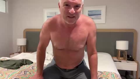 Snapshot of kiwi_muso chatting on December 15, 2024, 7:46 am Silver Fox Daddy online show from December 15, 2024, 7:46 am