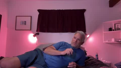Snapshot of kiwi_muso chatting on January 10, 2025, 10:28 am Silver Fox Daddy online show from January 10, 2025, 10:28 am