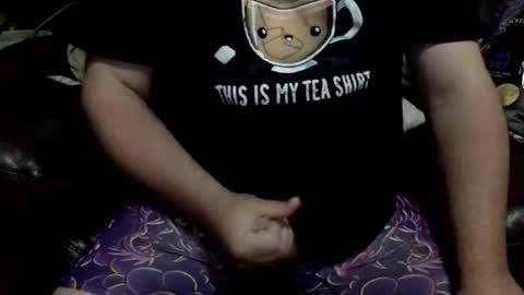 Snapshot of kiwiabroad2620 chatting on November 18, 2025, 10:20 am Kiwiabroad online show from November 18, 2025, 10:20 am