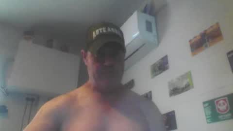 Snapshot of kiwiguy19773 chatting on May 4, 2026, 1:01 am kiwiguy19773 online show from May 4, 2026, 1:01 am