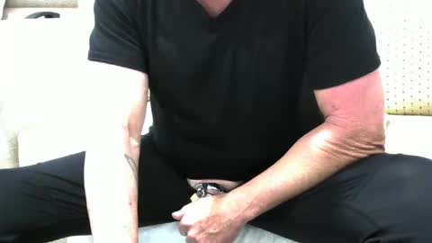 Snapshot of kiwikink33 chatting on February 23, 2025, 2:46 pm kiwikink33 online show from February 23, 2025, 2:46 pm
