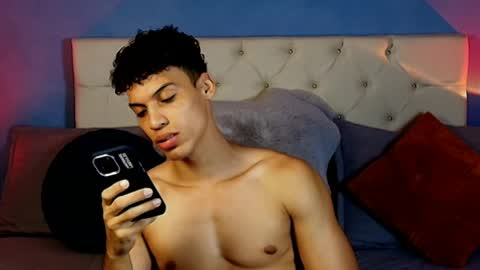 klaton__ online show from April 21, 2026, 1:42 am