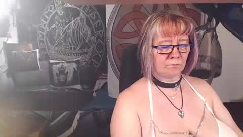 Snapshot of kleiner_teufel chatting on June 2, 2026, 6:10 pm Michelle online show from June 2, 2026, 6:10 pm