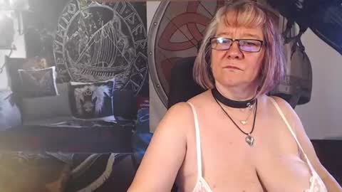 Snapshot of kleiner_teufel chatting on June 13, 2026, 9:29 am Michelle online show from June 13, 2026, 9:29 am