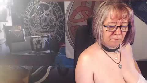 Snapshot of kleiner_teufel chatting on June 15, 2026, 4:25 am Michelle online show from June 15, 2026, 4:25 am