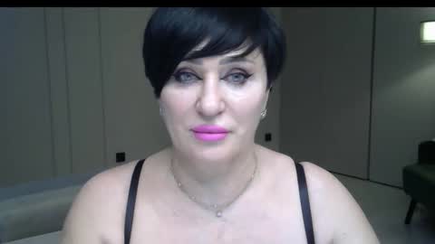 kleo901854860422 online show from April 18, 2026, 7:58 pm