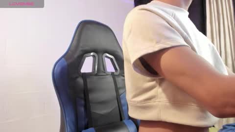 Snapshot of kleo_helenos chatting on November 27, 2025, 11:29 pm KLEO online show from November 27, 2025, 11:29 pm