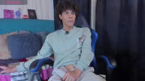 Snapshot of kleo_helenos chatting on February 17, 2026, 11:00 pm KLEO online show from February 17, 2026, 11:00 pm