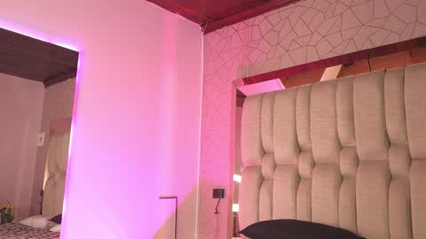 Snapshot of kleverly_manson1 chatting on November 21, 2025, 8:29 pm online show from November 21, 2025, 8:29 pm