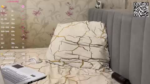 Louise and Mark online show from December 14, 2025, 8:13 pm