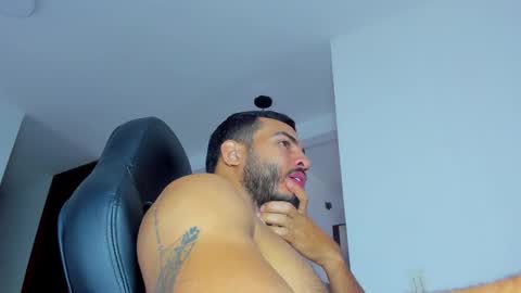 Snapshot of klinsmannwalton chatting on November 1, 2025, 12:18 pm klinsmannwalton online show from November 1, 2025, 12:18 pm