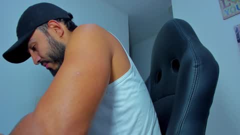 Snapshot of klinsmannwalton chatting on November 15, 2025, 11:07 am klinsmannwalton online show from November 15, 2025, 11:07 am