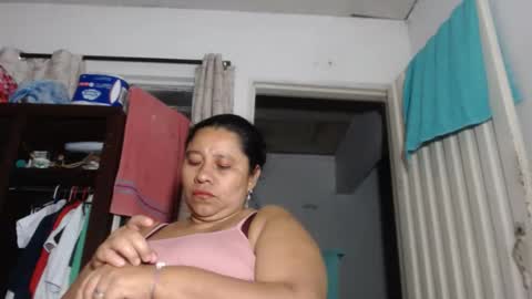 Snapshot of kloe_boobs chatting on December 4, 2025, 4:44 am Kloe online show from December 4, 2025, 4:44 am