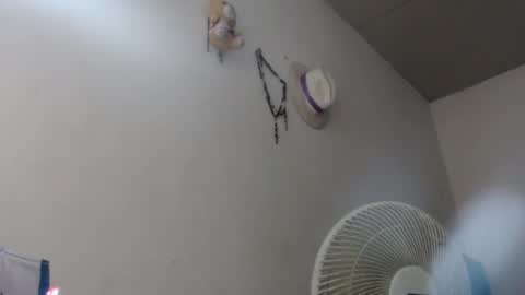 Snapshot of kloe_boobs chatting on December 13, 2025, 10:37 pm Kloe online show from December 13, 2025, 10:37 pm