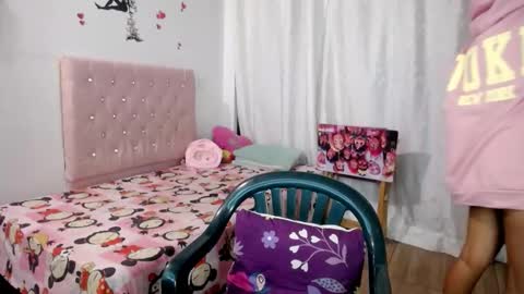 Snapshot of kloy_sech chatting on November 29, 2025, 9:34 am Valen online show from November 29, 2025, 9:34 am