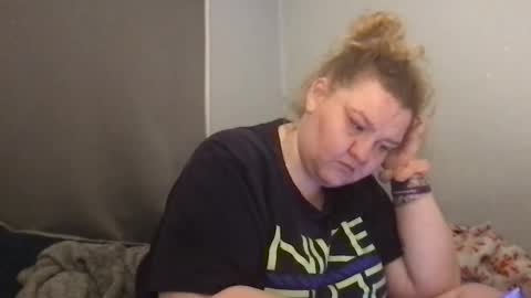 kmarie1196 online show from February 19, 2026, 5:25 am