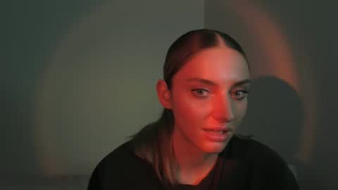 kmb25 online show from March 12, 2026, 2:39 am