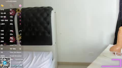 Snapshot of kmipearl chatting on January 21, 2025, 1:32 pm Camila Reyes online show from January 21, 2025, 1:32 pm