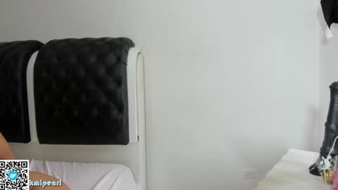 Snapshot of kmipearl chatting on February 25, 2025, 1:39 pm Camila Reyes online show from February 25, 2025, 1:39 pm