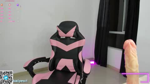 Snapshot of kmipearl chatting on October 16, 2025, 10:16 am Camila Reyes online show from October 16, 2025, 10:16 am