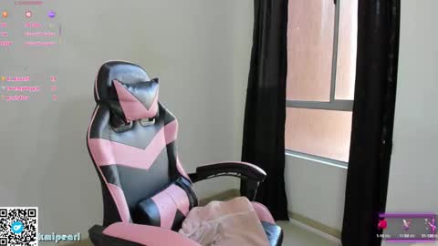 Snapshot of kmipearl chatting on November 7, 2025, 3:01 pm Camila Reyes online show from November 7, 2025, 3:01 pm