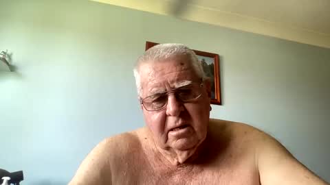 Snapshot of knights2001 chatting on December 12, 2024, 4:15 am Aussiedude online show from December 12, 2024, 4:15 am