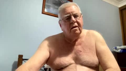 Aussiedude online show from March 15, 2026, 10:32 am