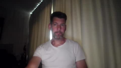 Snapshot of kobelalakers2423 chatting on July 2, 2026, 7:42 pm kobelalakers2423 online show from July 2, 2026, 7:42 pm