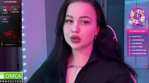 Mia online show from January 21, 2025, 9:25 pm