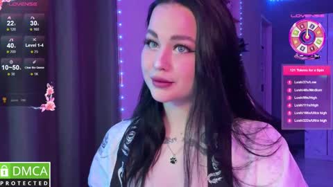 Mia online show from March 6, 2025, 11:42 pm