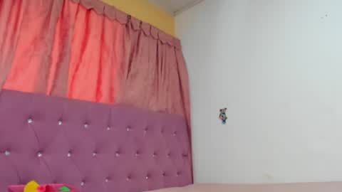 Snapshot of konie_hot chatting on November 11, 2025, 2:28 pm konie Diaz online show from November 11, 2025, 2:28 pm