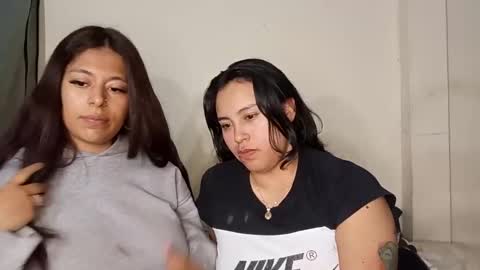 Konny and Laila online show from April 29, 2026, 11:33 pm