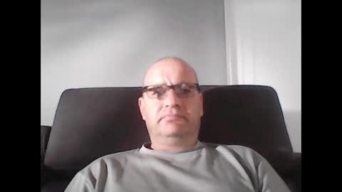 Snapshot of konsty17 chatting on October 29, 2025, 10:33 pm konsty17 online show from October 29, 2025, 10:33 pm