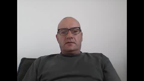 Snapshot of konsty17 chatting on February 14, 2026, 11:23 pm konsty17 online show from February 14, 2026, 11:23 pm