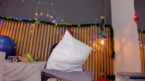 I am kora  online show from December 13, 2025, 7:53 pm