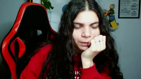 Snapshot of koranikky08 chatting on December 18, 2024, 5:59 am Karoll online show from December 18, 2024, 5:59 am