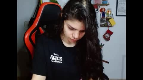 Snapshot of koranikky08 chatting on December 22, 2024, 3:11 am Karoll online show from December 22, 2024, 3:11 am