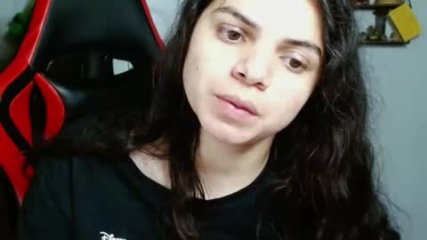 Snapshot of koranikky08 chatting on January 3, 2025, 8:32 am Karoll online show from January 3, 2025, 8:32 am