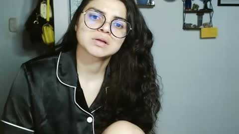 Snapshot of koranikky08 chatting on January 23, 2025, 3:05 am Karoll online show from January 23, 2025, 3:05 am