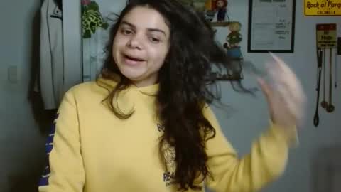 Snapshot of koranikky08 chatting on September 12, 2025, 12:44 am Karoll online show from September 12, 2025, 12:44 am