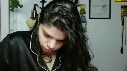 Snapshot of koranikky08 chatting on October 2, 2025, 1:45 am Karoll online show from October 2, 2025, 1:45 am