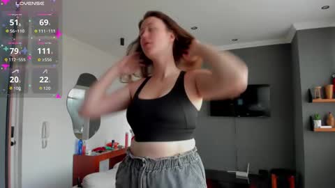 Twiix online show from October 27, 2025, 2:32 pm