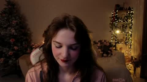 Snapshot of kottyaa_ch chatting on December 19, 2024, 7:18 pm Kottyaa cb FOLLOWING online show from December 19, 2024, 7:18 pm