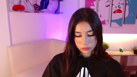 Elizabeth online show from March 18, 2026, 12:19 pm