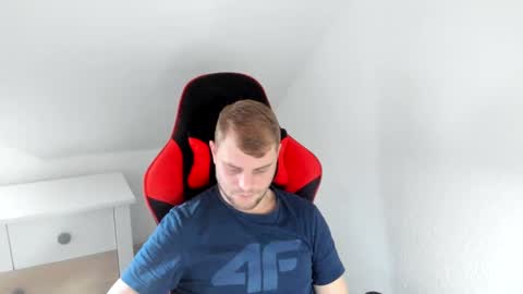 Snapshot of kozik1992 chatting on February 8, 2025, 7:59 am Bartek online show from February 8, 2025, 7:59 am