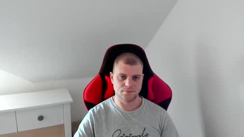 Snapshot of kozik1992 chatting on March 6, 2025, 12:41 pm Bartek online show from March 6, 2025, 12:41 pm