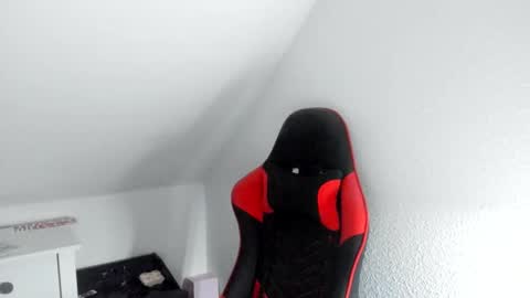 Snapshot of kozik1992 chatting on December 16, 2025, 6:51 am Bartek online show from December 16, 2025, 6:51 am